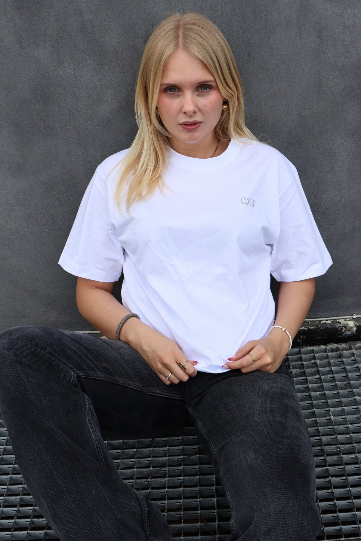 T-shirt Worldwide - white - Calisweats.dk