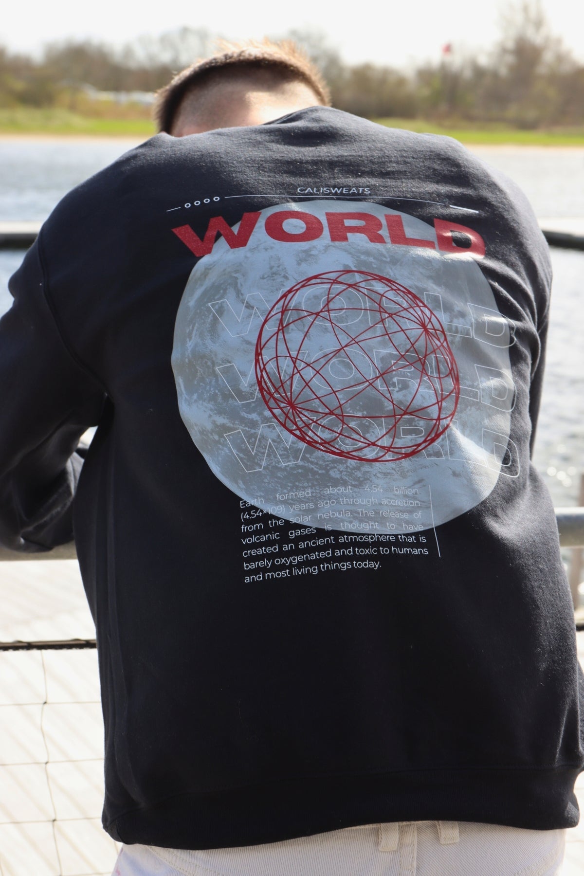 Sweatshirt WORLD - black - Calisweats.dk